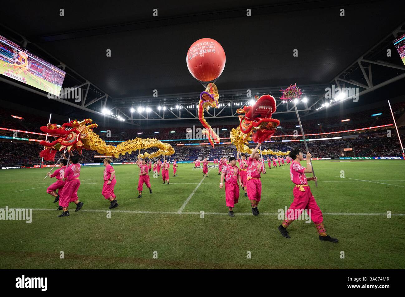 Hong Kong, Chine, 28 mars 2025, cérémonie d'ouverture au Hong Kong Rugby Sevens. Une fréquentation record de 3 139 000 personnes est attendue pour la mise en scène inaugurale du Cathay/HSBC Hong Kong Sevens 2025 qui se déroulera à partir de mars 28-30 au tout nouveau stade Kai Tak. Un programme de divertissement surchargé complète l'événement sur le terrain. Crédit : Asia Visuals Banque D'Images