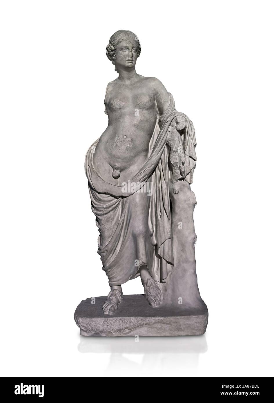 Statue grecque antique d'Hermaphrodite d'un marbre original dans le Musée archéologique d'Istanbul Inv 363T Cat. Mendel 624.180-140 av. J.-C. Hermaphrodite Banque D'Images