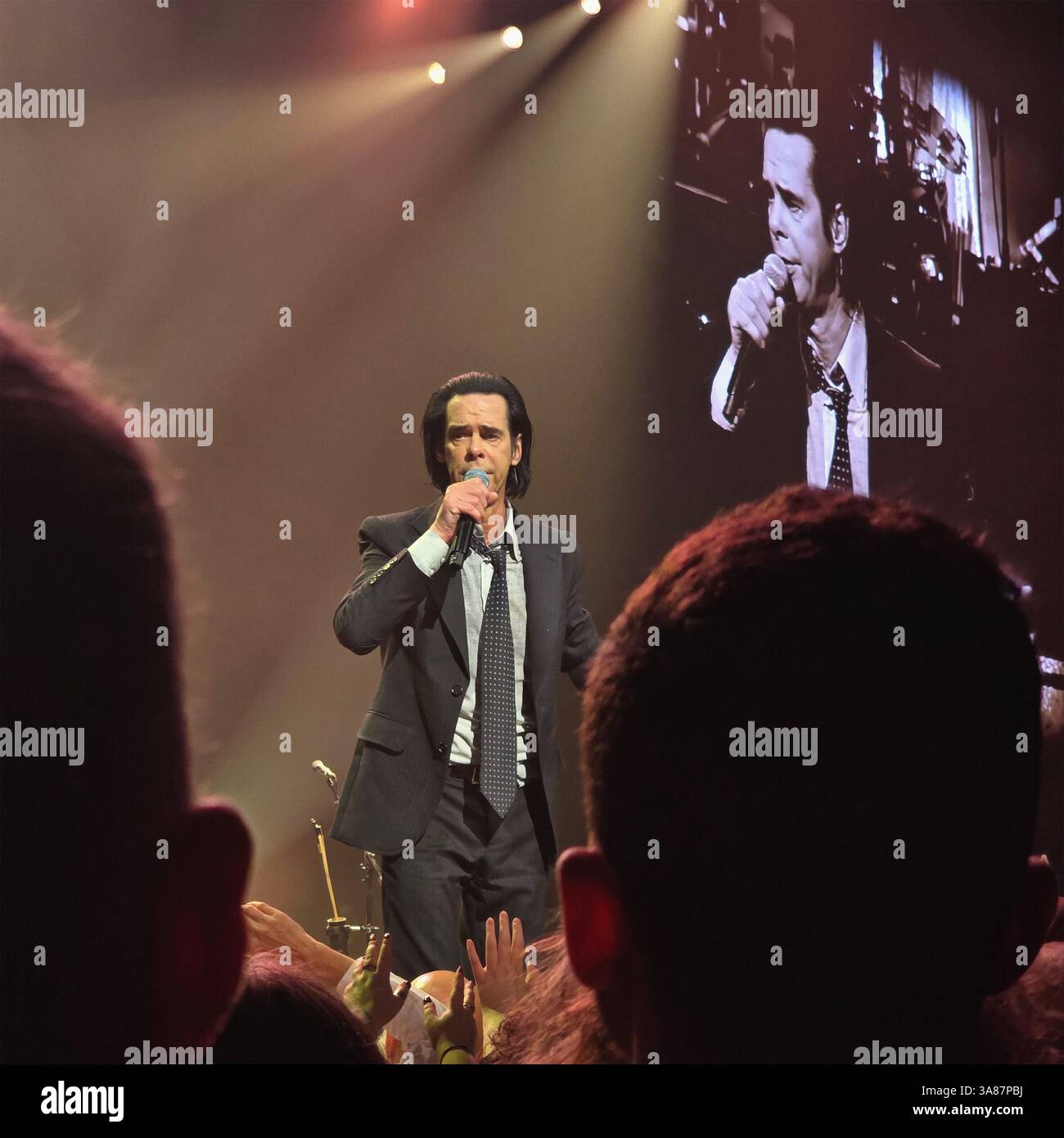 Nick Cave et les Bad Seeds jouant à AO Arena, Manchester le 5 novembre 2024 Banque D'Images