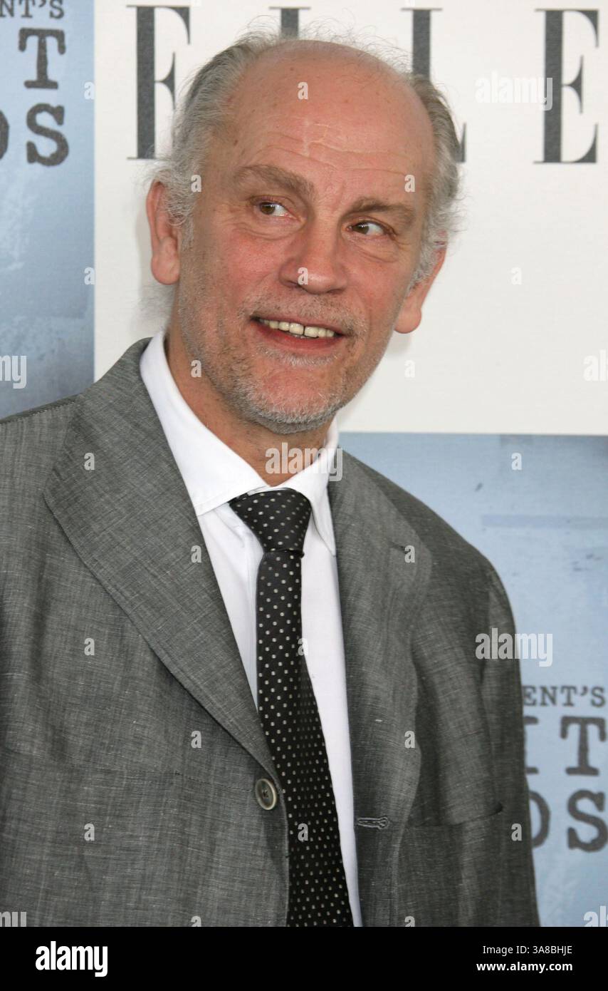 21 février 2009 - Santa Monica, CA, États-Unis - 21 février 2009 - Santa Monica, CA - John Malkovich. 2009 film Independent Spirit Awards organisé à la jetée de Santa Monica. Crédit photo : Michael Jade/AdMedia. Banque D'Images