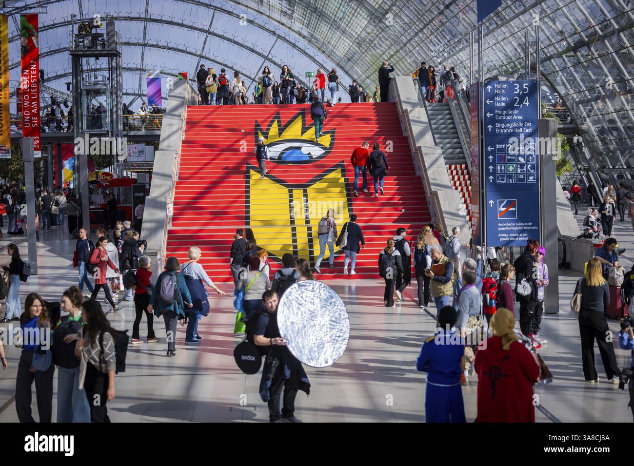 Lors du nouveau salon, 2 040 exposants de 45 pays présenteront les innovations de cette année. La devise de la foire de cette année est Words Move Worlds . Banque D'Images