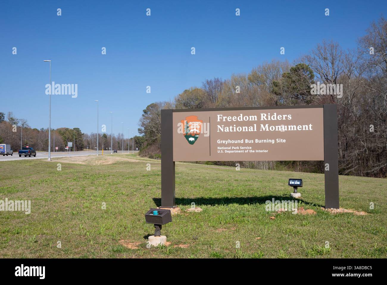 Anniston, Alabama - Une foule blanche a brûlé un bus Greyhound et a battu des passagers sur ce site, qui fait maintenant partie du Freedom Riders National Monument. Au début du 19 Banque D'Images