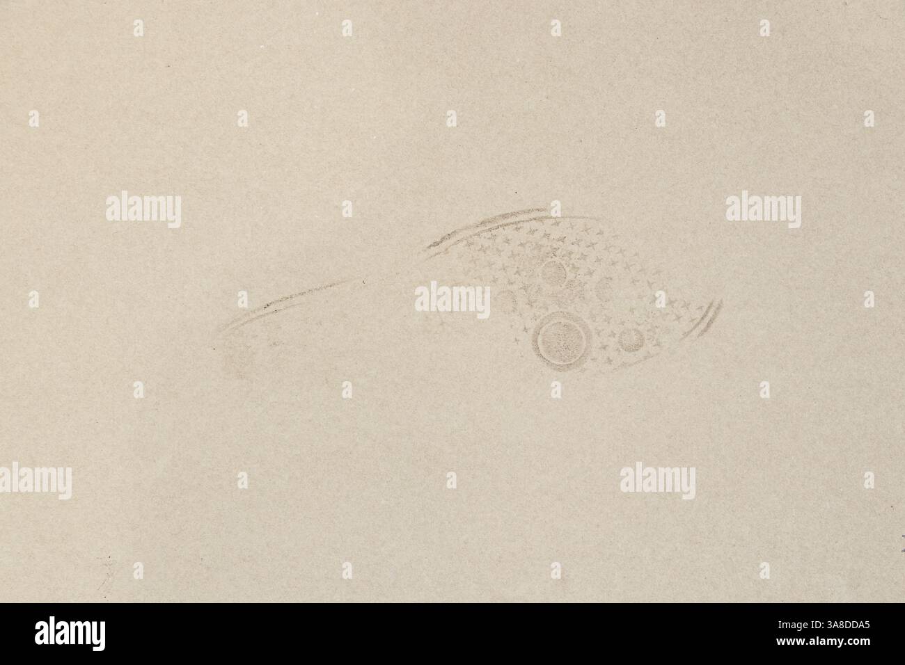 Semelle de l'homme imprimé sur papier gris comme fond, impression de chaussure Banque D'Images