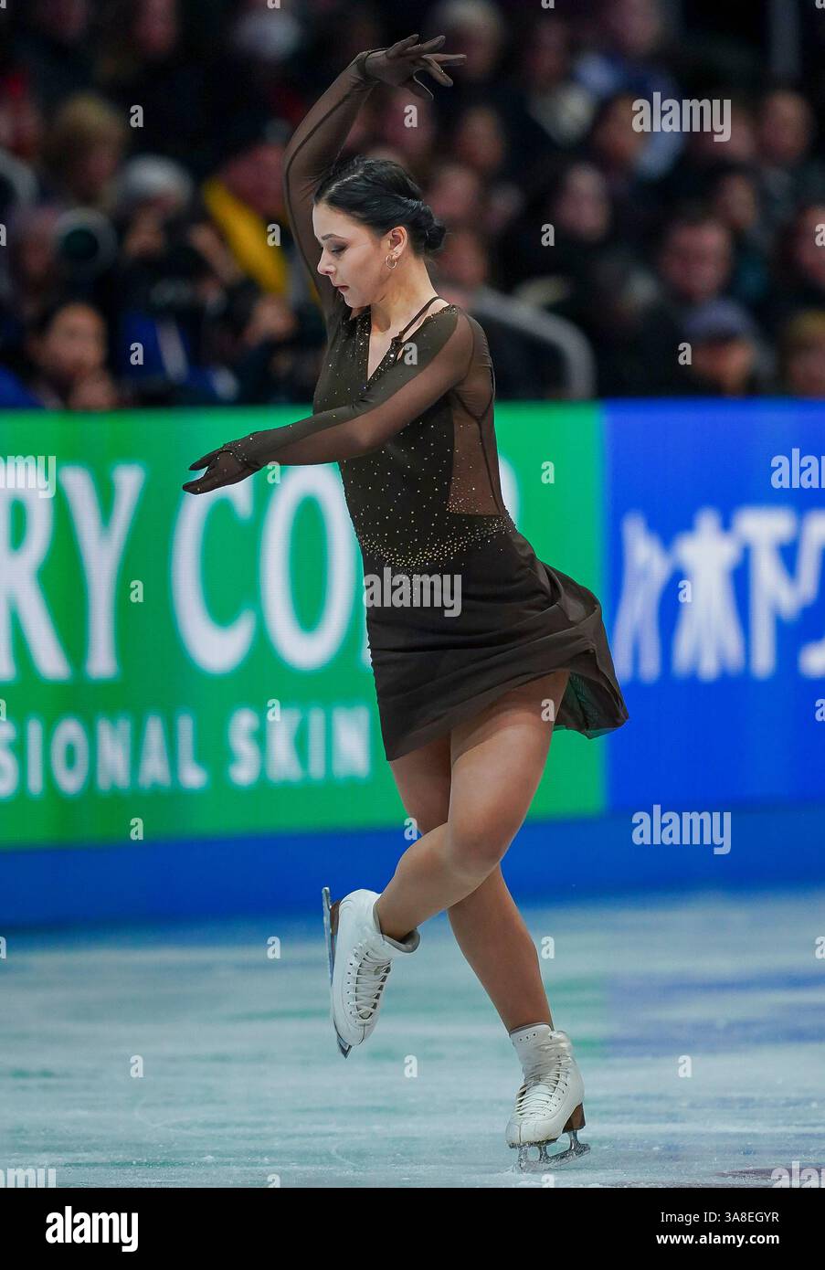 Boston, États-Unis. 28 mars 2025. Sofia Samodelkina, du Kazakhstan, se produit dans le programme de patinage libre féminin lors des Championnats du monde de patinage artistique ISU tenus au TD Garden à Boston, le 28 mars 2025. Photo par Amanda Sabga/UPI crédit : UPI/Alamy Live News Banque D'Images