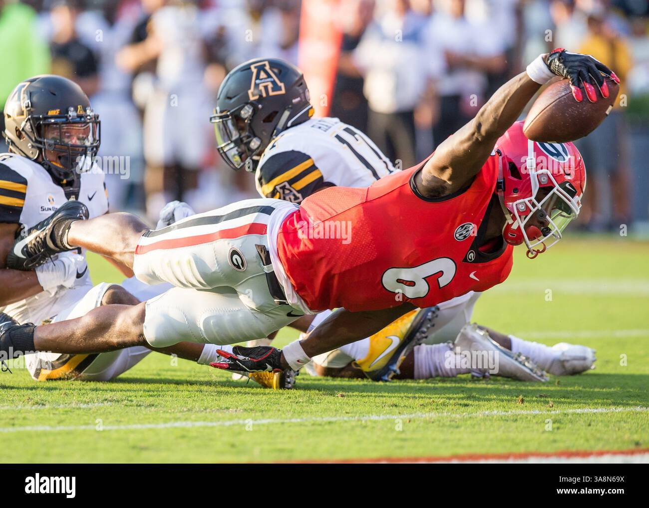 2 septembre 2017 - Athens, GA, États-Unis - Athens, GA - 2 septembre 2017 : les quinzième Bulldogs de l'Université de Géorgie affrontent les Appalaches State Mountaineers au Sanford Stadium. (Crédit image : © Steven Limentani/ISIPhotos via ZUMA Wire) Banque D'Images