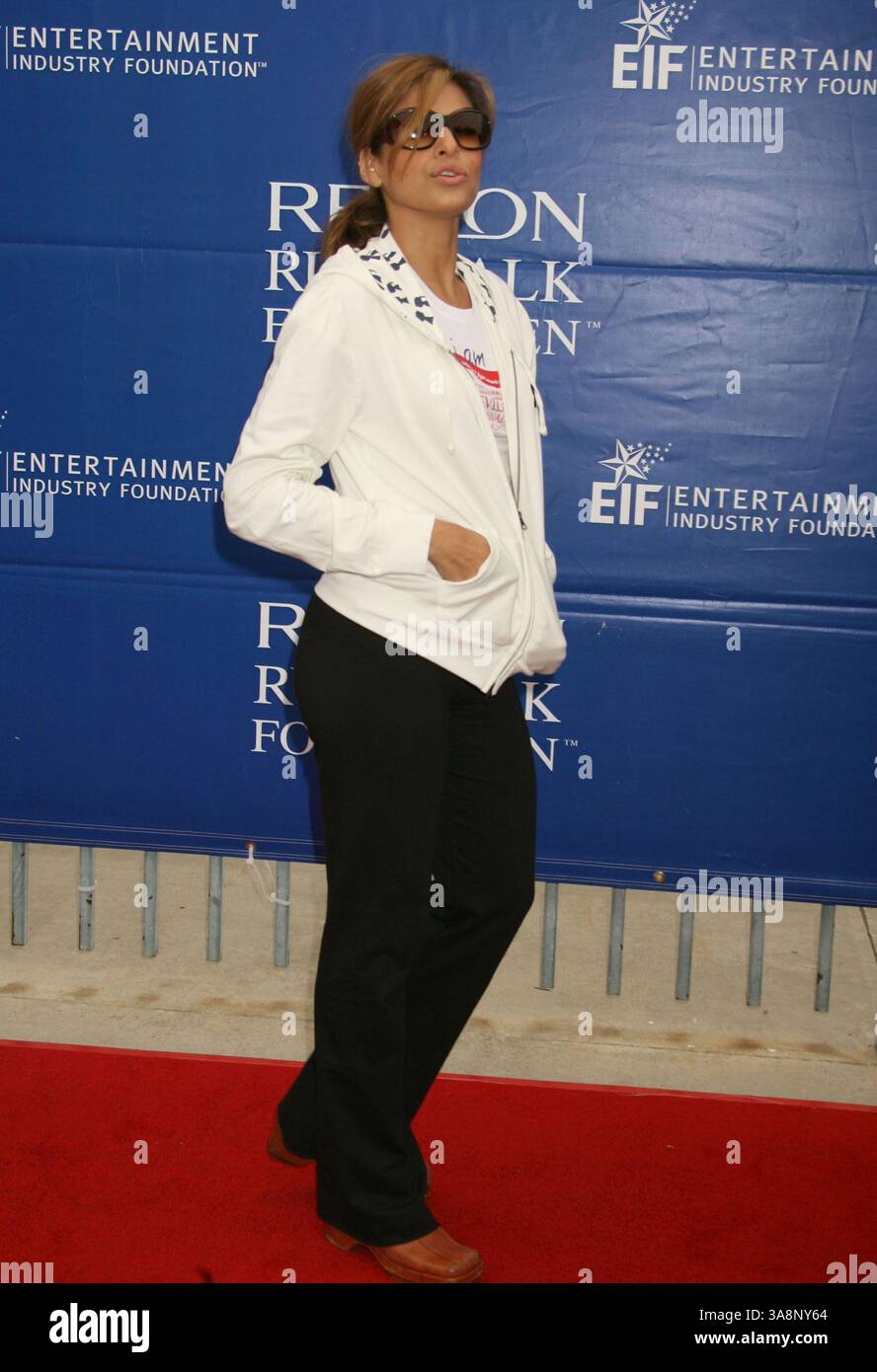 12 mai 2007 - Los Angeles, CA, États-Unis - 12 mai 2007 - Los Angeles, Californie - Eva Mendes. 14e édition annuelle de la Revlon Industry Foundation Revlon Run/Walk for Women au Los Angeles Memorial Coliseum. Crédit photo : Russ Elliot/AdMedia Banque D'Images
