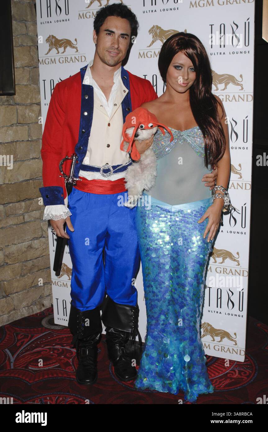 1er novembre 2008 - Las Vegas, Nevada, États-Unis - 31 octobre 2008 - Las Vegas, Nevada - Aubrey O'Day. Aubrey O'Day accueille une nuit de séduction hantée le soir d'Halloween au Tabu Ultra Lounge à l'intérieur du MGM Grand. Crédit photo : Lee Roth/Roth Stock/AdMedia (crédit image : © Lee Roth/AdMedia via ZUMA Wire) Banque D'Images