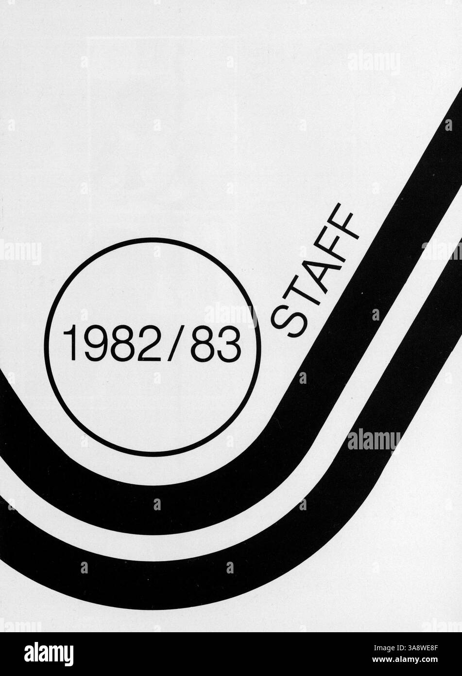Cette édition de l'annuaire de North High, Polaris 1983, relate l'année scolaire 1982-1983, mettant en vedette les événements clés, étudiants, professeurs, clubs, et des équipes sportives qui ont défini l'année scolaire. Banque D'Images