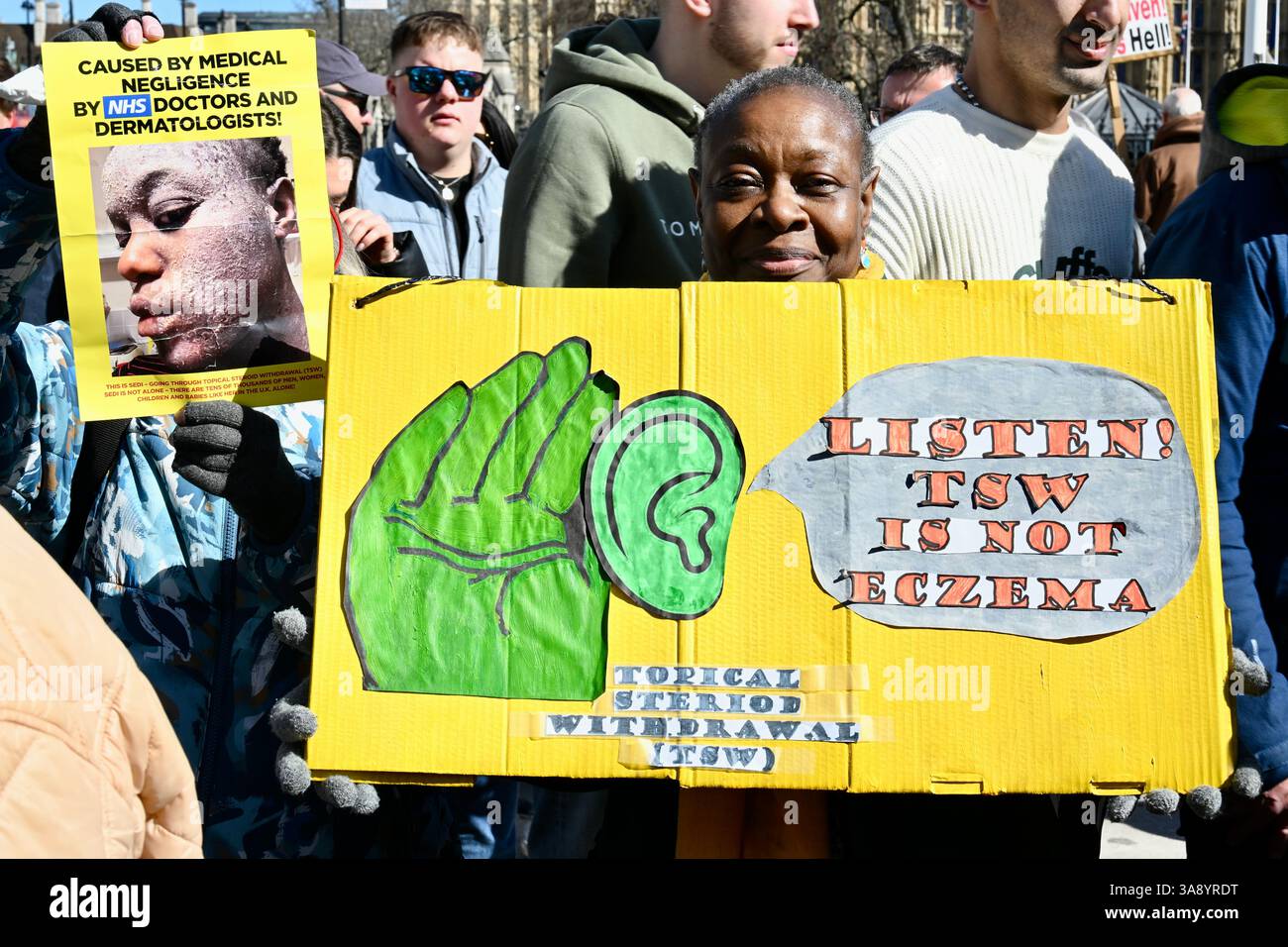 Londres, Royaume-Uni. Dites non à la manifestation Steroids sur la place du Parlement. Démonstration appelant à la révision des protocoles de prescription dans le NHS. Banque D'Images