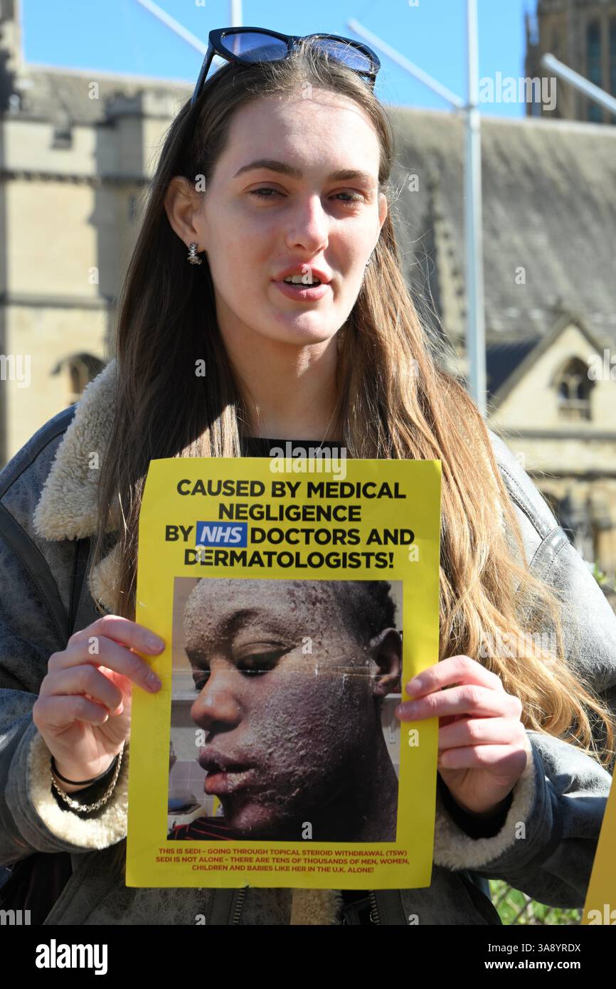 Londres, Royaume-Uni. Dites non à la manifestation Steroids sur la place du Parlement. Démonstration appelant à la révision des protocoles de prescription dans le NHS. Banque D'Images