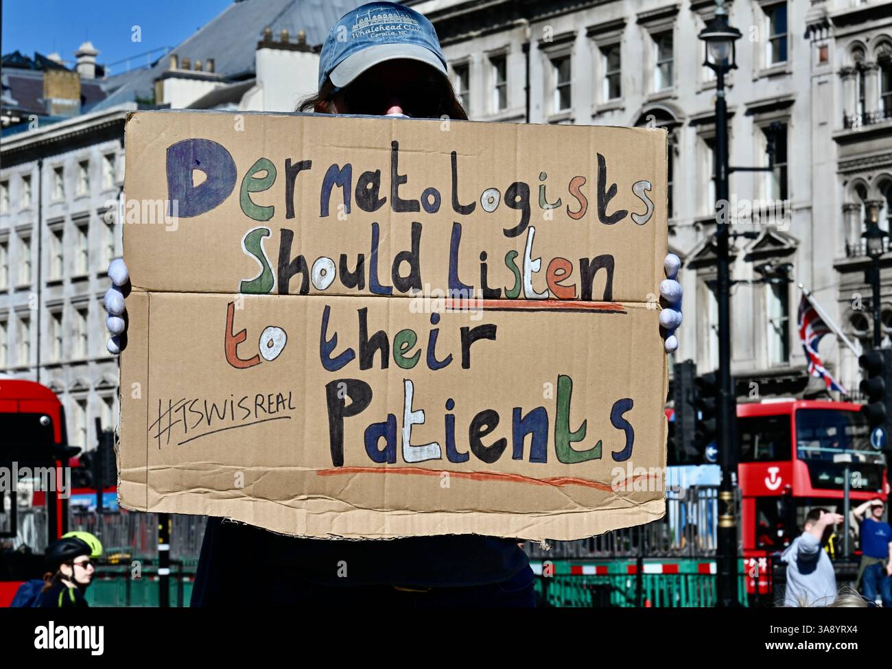 Londres, Royaume-Uni. Dites non à la manifestation Steroids sur la place du Parlement. Démonstration appelant à la révision des protocoles de prescription dans le NHS. Banque D'Images