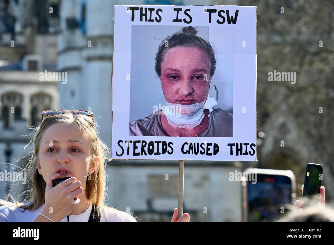 Londres, Royaume-Uni. Dites non à la manifestation Steroids sur la place du Parlement. Démonstration appelant à la révision des protocoles de prescription dans le NHS. Banque D'Images