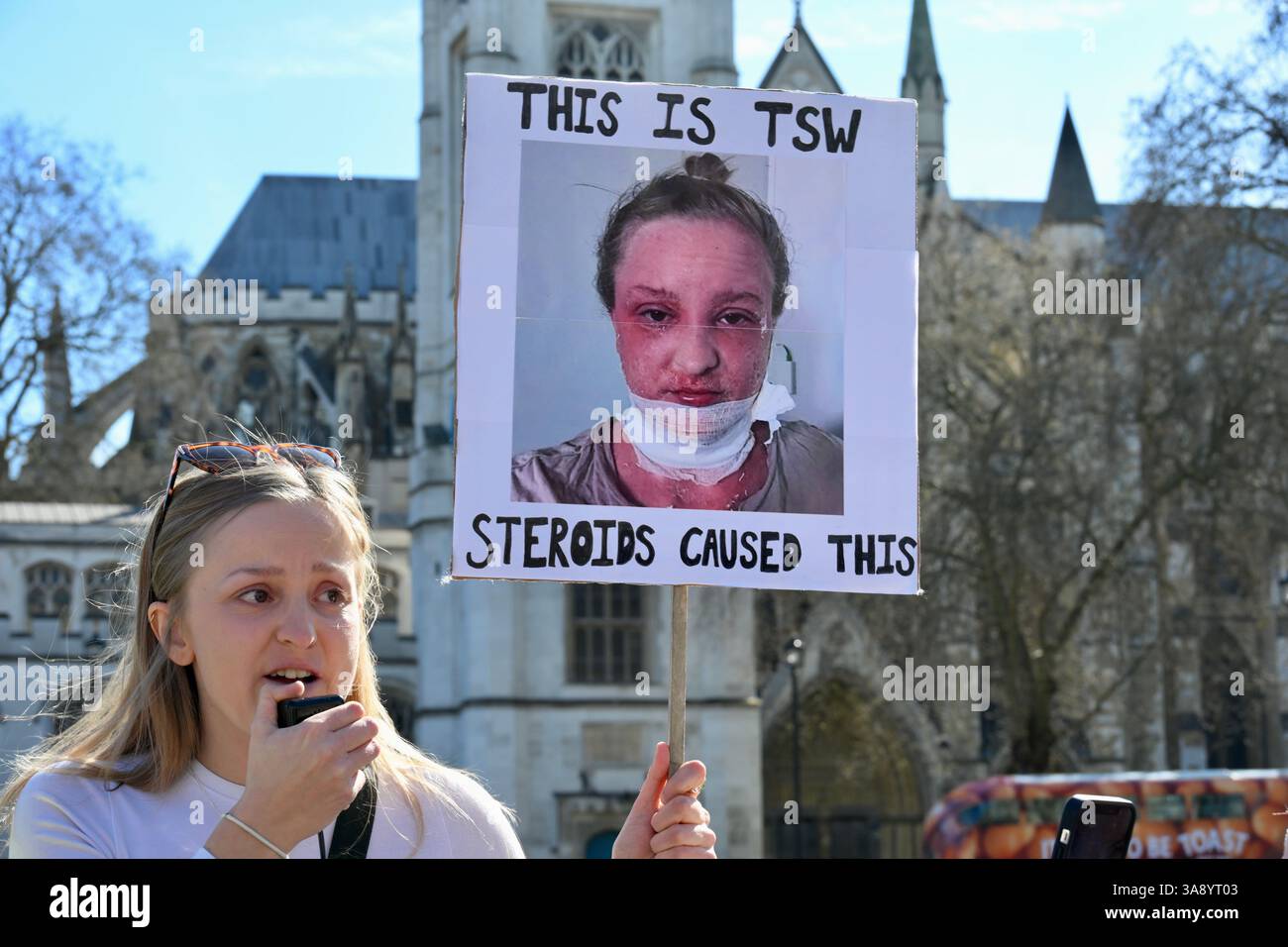 Londres, Royaume-Uni. Dites non à la manifestation Steroids sur la place du Parlement. Démonstration appelant à la révision des protocoles de prescription dans le NHS. Banque D'Images