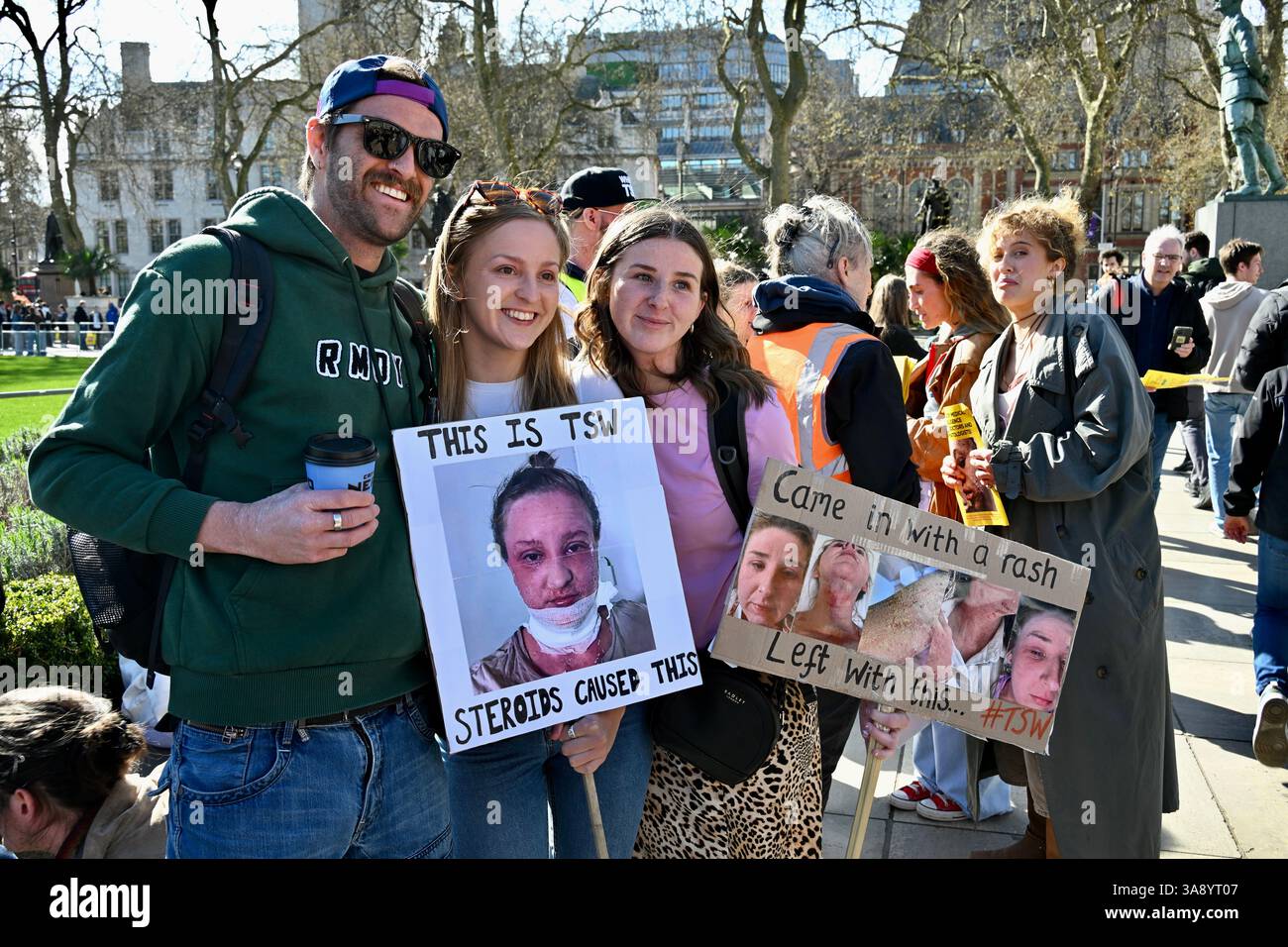 Londres, Royaume-Uni. Dites non à la manifestation Steroids sur la place du Parlement. Démonstration appelant à la révision des protocoles de prescription dans le NHS. Banque D'Images