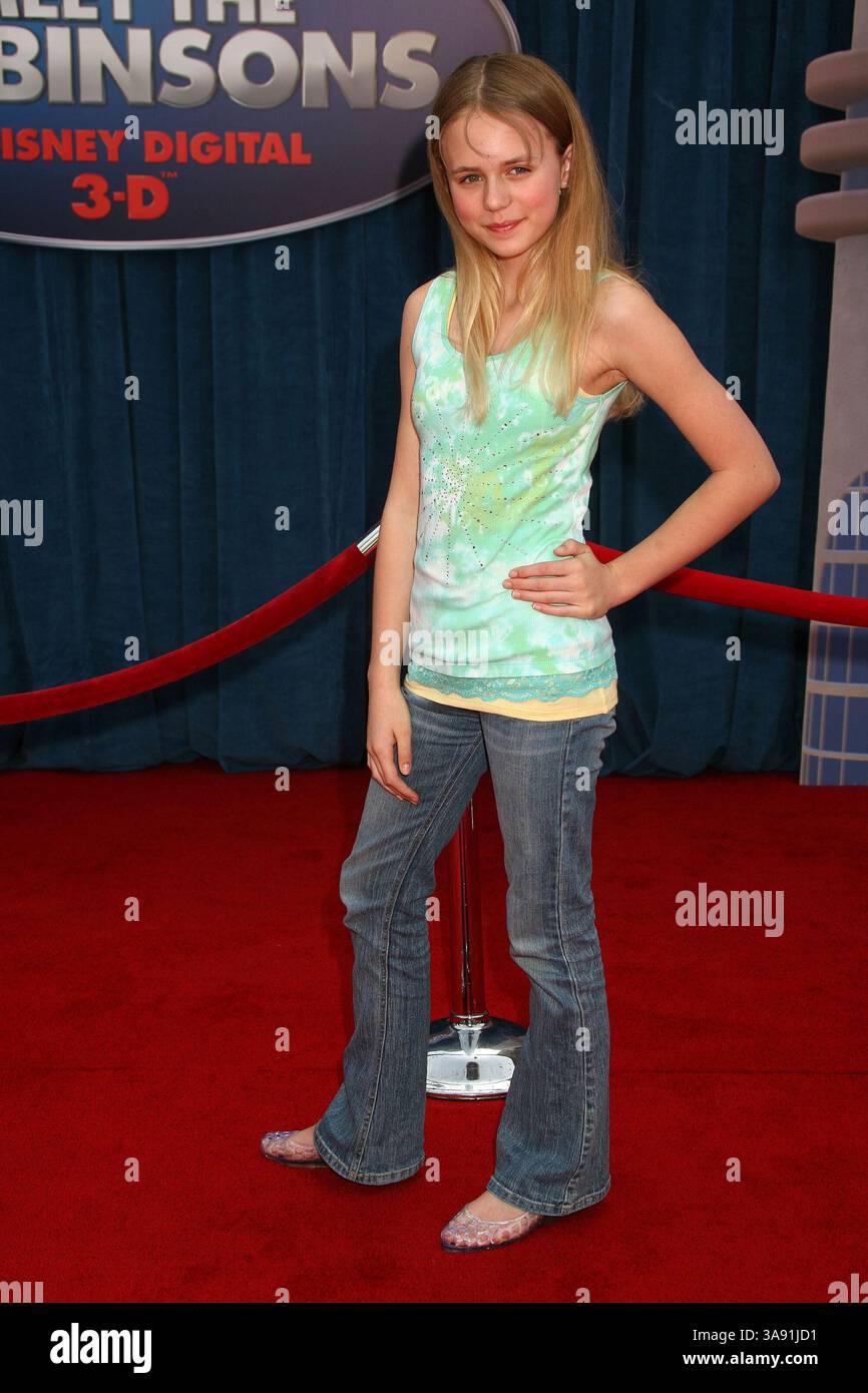 25 mars 2007 - Hollywood, CA, États-Unis - 25 mars 2007 - Hollywood, Californie - Courtney Taylor Burness. ''Meet the Robinsons'' première de Los Angeles au El Capitan Theatre. Crédit photo : Byron Purvis/AdMedia Banque D'Images