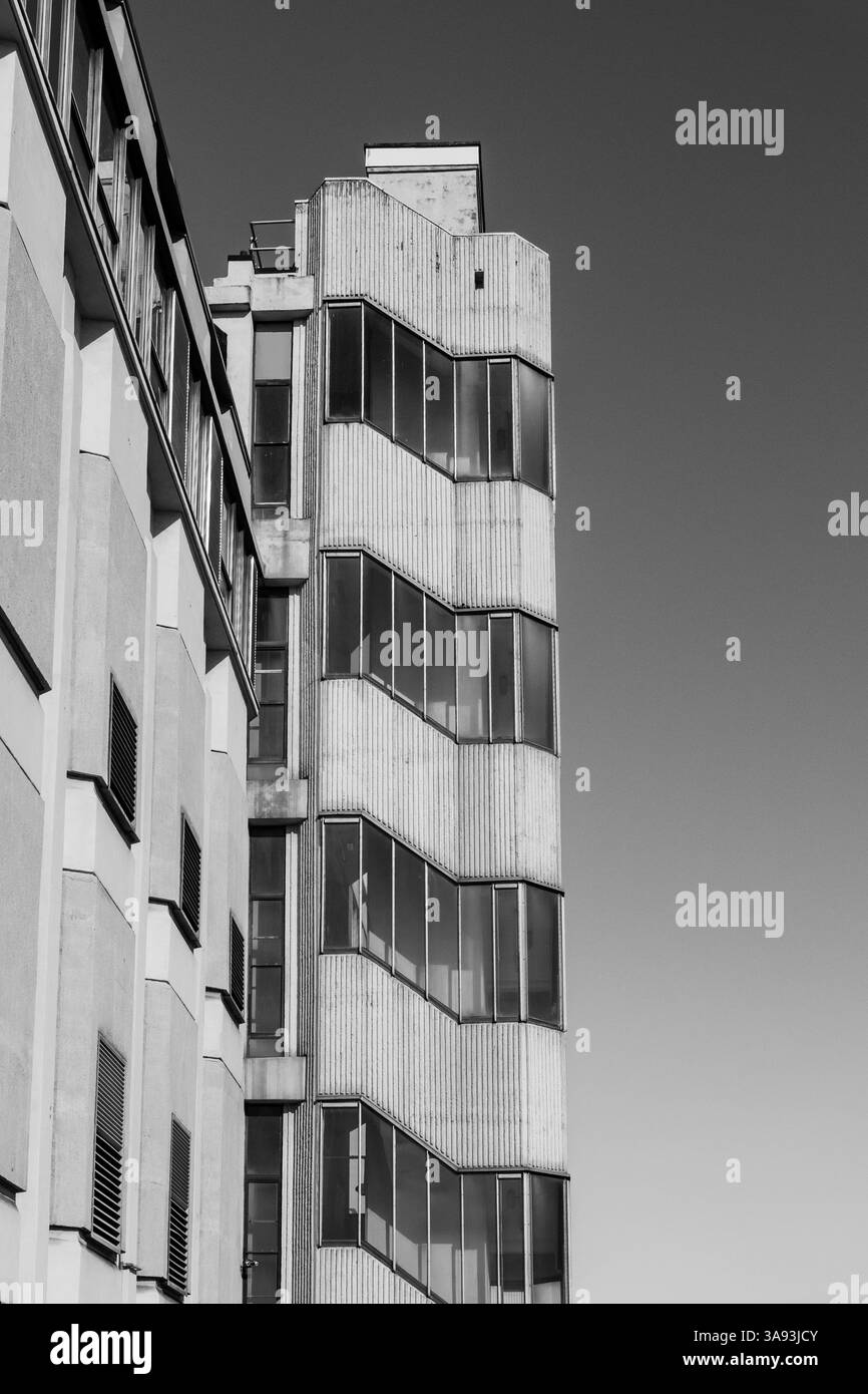 Architecture brutaliste. Photographie monochrome du central téléphonique, rue Sharpe, Bradford, construit en 1976. Conçu par T H Anson. Banque D'Images