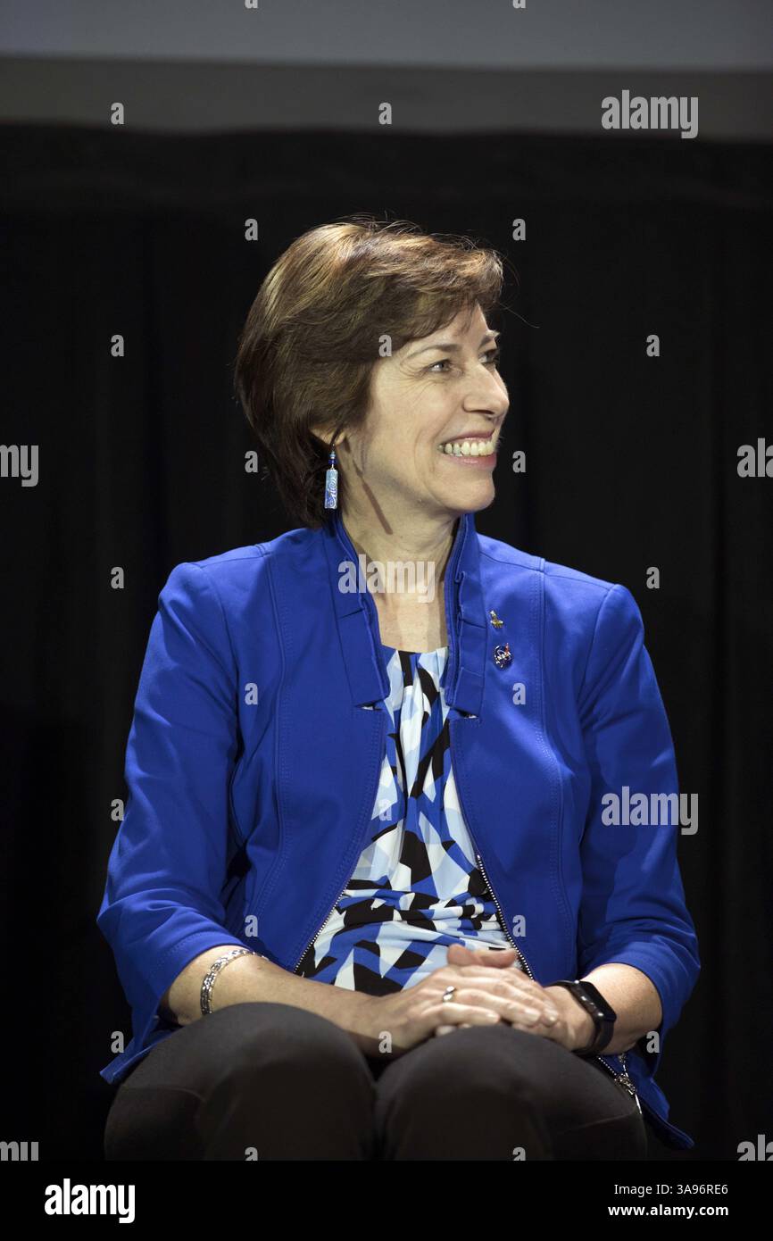 19 mai 2017 - Merritt Island, FL, États-Unis - Ellen Ochoa, directrice du Centre spatial Johnson de la NASA et ancienne astronaute, assiste à sa cérémonie d'intronisation du U.S. Astronaut Hall of Fame au Kennedy Space Center Visitor complexe navette spatiale Atlantis Facility le 19 mai 2017 à Merritt Island, en Floride. (Crédit image : © Kim Shiflett/Planet Pix via ZUMA Wire) Banque D'Images