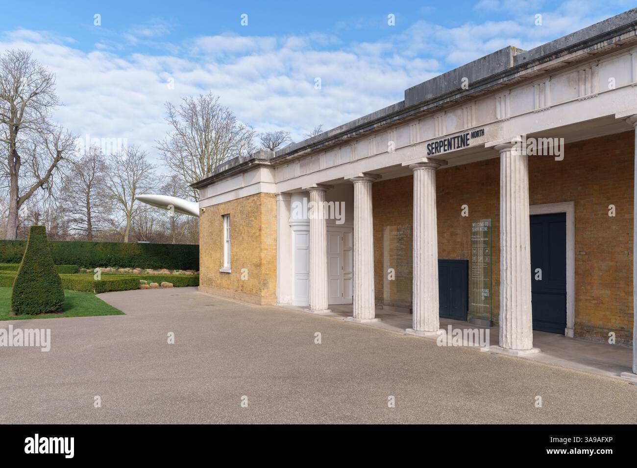 Londres, Angleterre, Royaume-Uni - Restaurant Magazine à la Serpentine North Gallery by Zaha Hadid Architects Banque D'Images