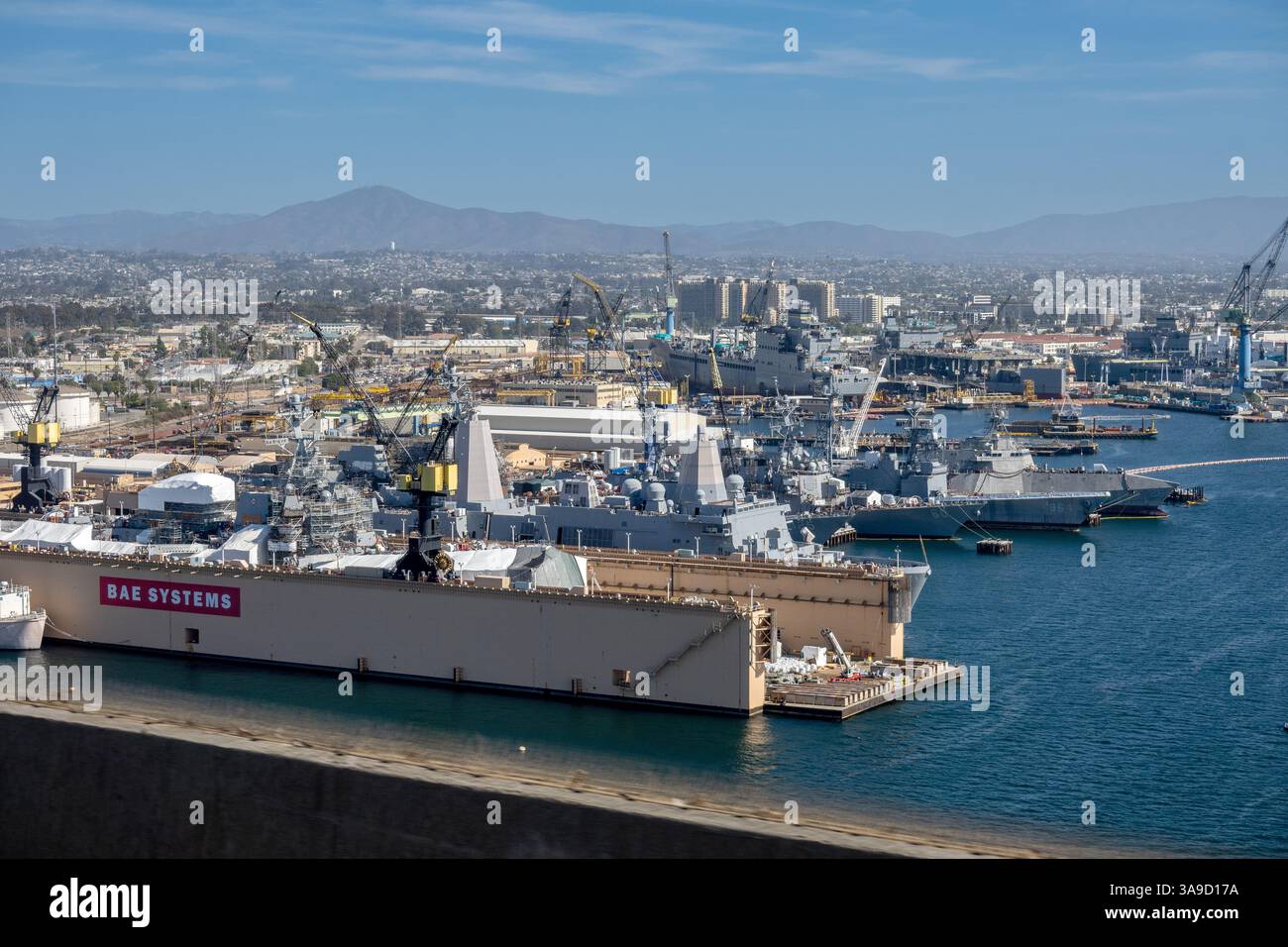BAE Systems Ship Repair Ship Ship Ship Shipyard, Floating Dry Dock San Diego U.S. Naval base (NBSD), United States Navy, West Coast 15 février 2025 Stock photo Banque D'Images