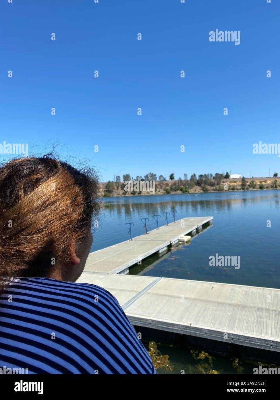 pensée, tranquillité, sérénité, vue paysage, jetée, eau, mer - Image de stock capturée avec un smartphone