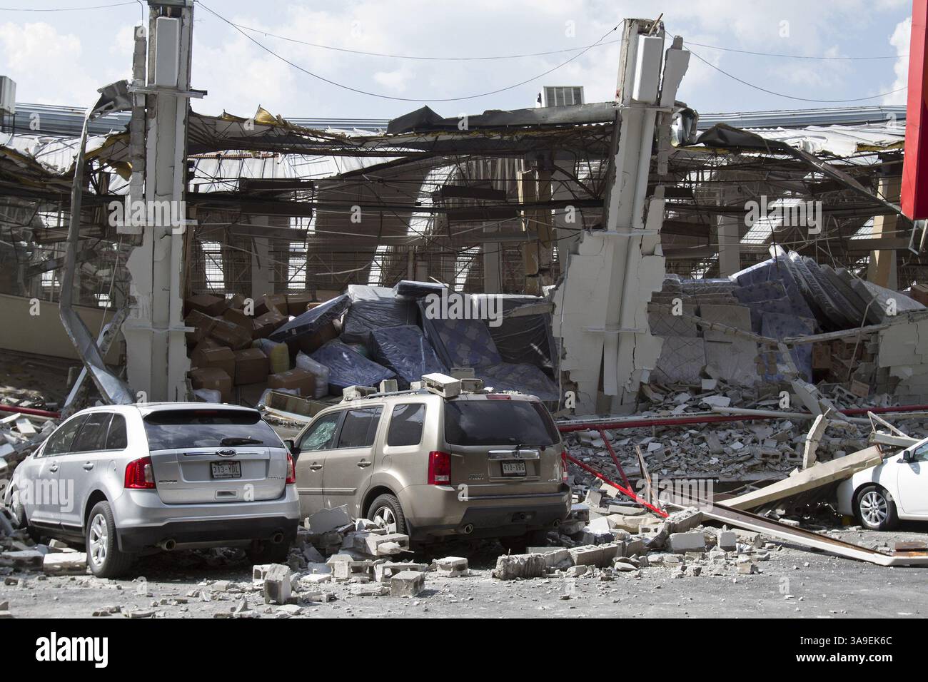 19 septembre 2017 - Ciudad de Mexico, Mexique, MEXIQUE - Mexico le 19 septembre 2017. Un tremblement de terre de magnitude 7,1 s'est produit à Mexico, avec l'épicentre dans l'état de Morelos, a causé des dommages et s'est effondré de plusieurs bâtiments. (Crédit image : © Prensa Internacional via ZUMA Wire) Banque D'Images
