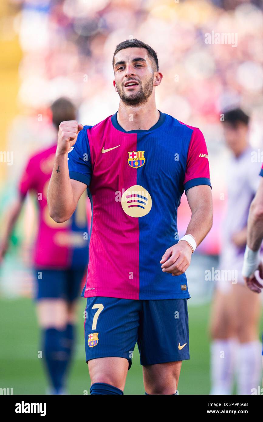 Barcelone, Espagne. 30 mars 2025. Ferran Torres du FC Barcelone célèbre un but lors du match de football de la Liga entre le FC Barcelone et le Girona FC, au stade olympique Lluis Companys, Barcelone, Espagne, le 30 mars 2025. Crédit : Joan Gosa/Xinhua/Alamy Live News Banque D'Images