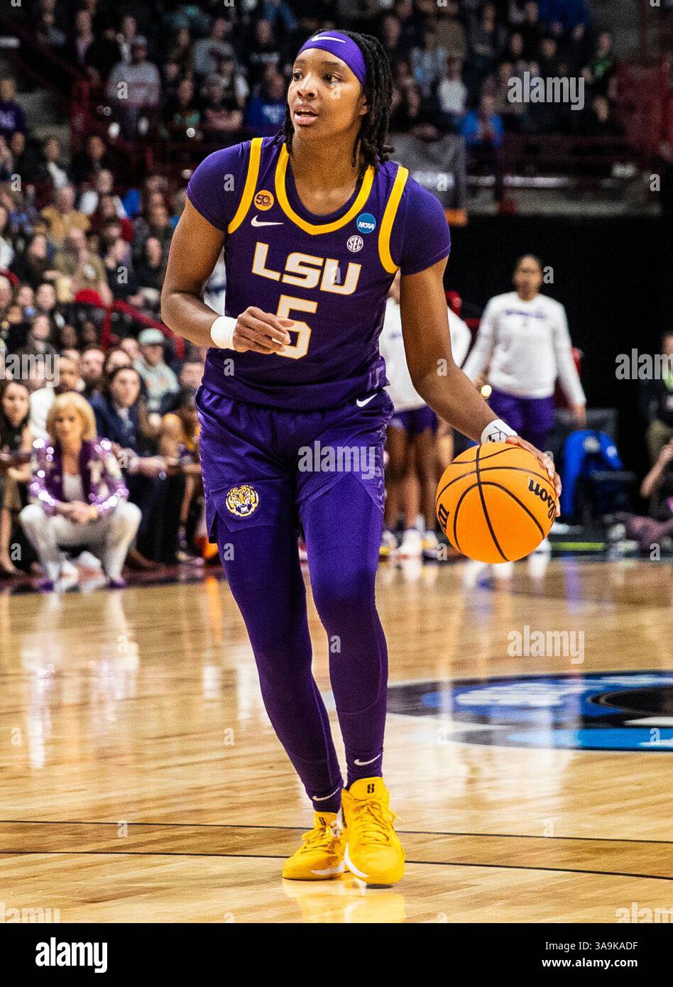Mars 30 2025 Spokane WA États-Unis lors du match un de la NCAA Women's Basketball Regional Elite Eight entre LSU Lady Tigers et les Brunis de l'UCLA. UCLA a battu LSU 72-65 à Spokane Veterans Memorial Arena, Spokane, WA. Thurman James/CSM (crédit image : © Thurman James/Cal Sport Media) Banque D'Images
