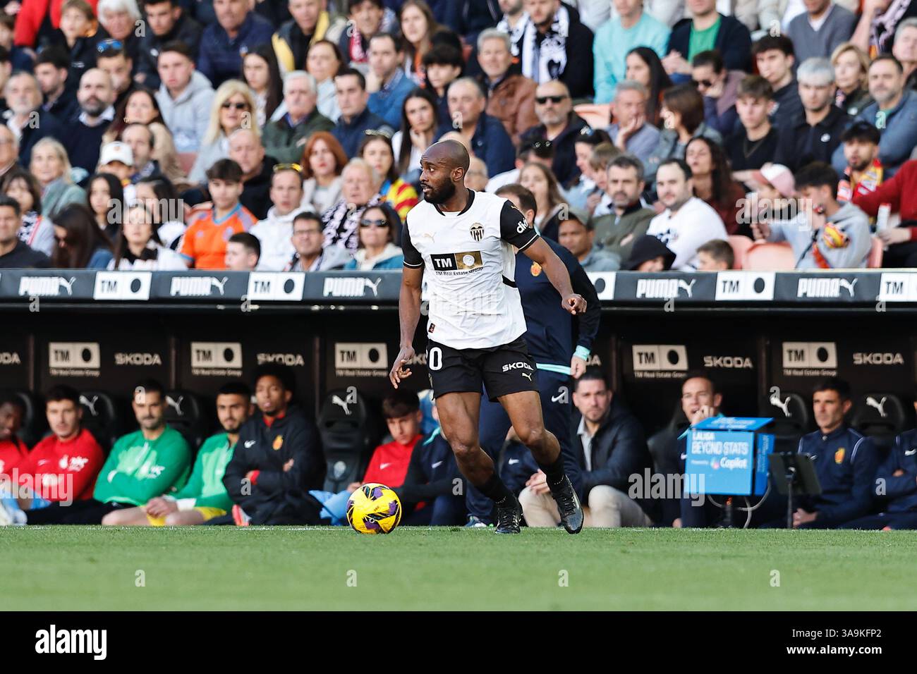 Valencia, Espagne. 30 mars 2025. Dimitri Foulquier (Valencia) Football/Football : Espagnol 'LaLiga EA Sports' match entre Valencia CF 1-0 RCD Mallorca à l'Estadio de Mestalla à Valence, Espagne . Crédit : Mutsu Kawamori/AFLO/Alamy Live News Banque D'Images