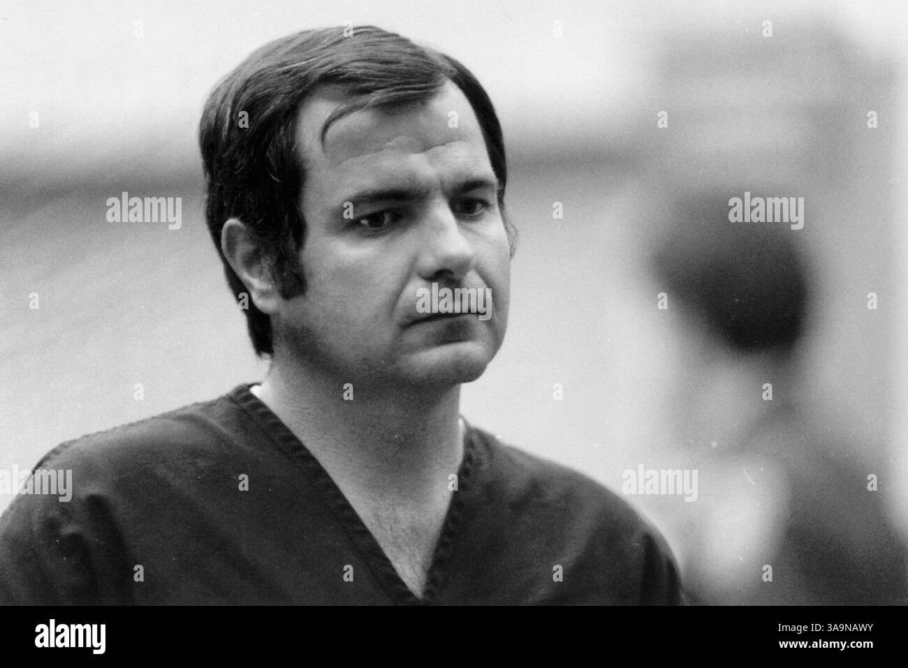 16 janvier 1987 ; San Diego, CA, États-Unis ; L'officier de la California Highway Patrol CRAIG PEYER, fait une comparution au tribunal avec l'avocat John Phillips pendant l'audience de mise en accusation. Craig Peyer a été reconnu coupable du meurtre d'une étudiante de l'Université d'État de San Diego âgée de vingt ans, Cara Knott. Banque D'Images