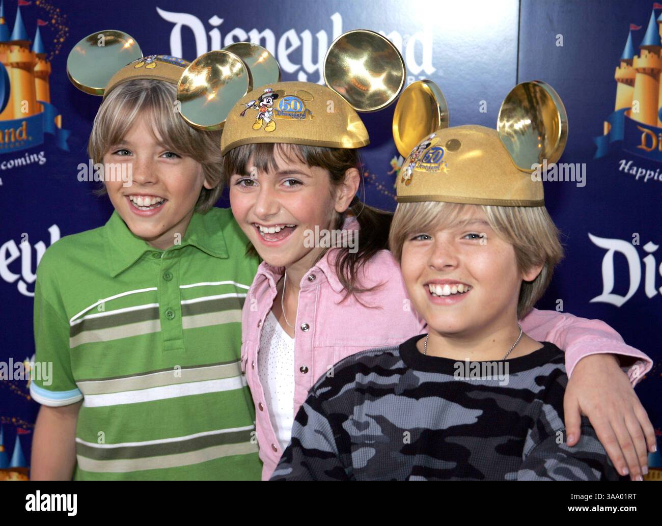 04 mai 2005 ; Hollywood, CA, États-Unis ; ALYSON STONE ET COLE ET DYLAN SPROUSE au 50e anniversaire de Disney à Los Angeles, Californie. Crédit obligatoire : photo de David Livingston/ZUMA Press. (©) Copyright 2005 par David Livingston Banque D'Images