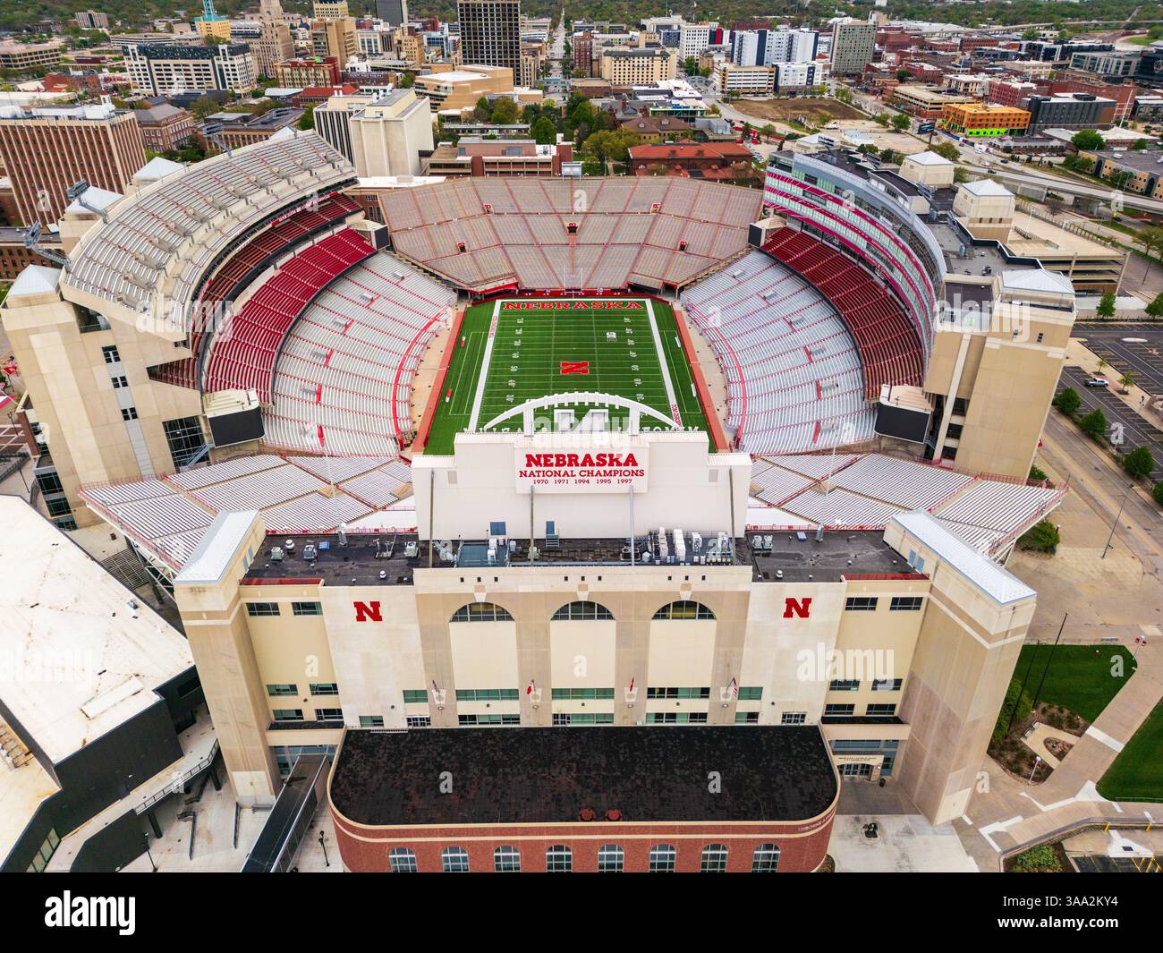LINCOLN, NEBRASKA, États-Unis - 28 AVRIL 2024 : Memorial Stadium sur le campus de l'Université du Nebraska-Lincoln. Banque D'Images