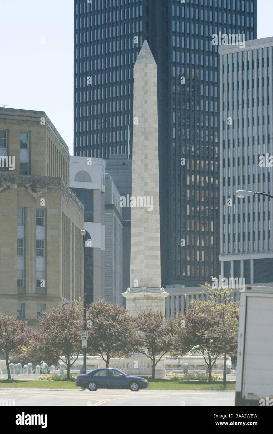 16 juillet 2006 ; Buffalo, NY, États-Unis ; le monument McKinley au centre de Buffalo, dans l'État de New York. Le président américain William McKinley a été assassiné à l'exposition panaméricaine de Buffalo, le 6 septembre 1901. Buffalo, connue sous le nom de Queen City et City of Good Neighbours, est située dans l'est de l'État de New York, sur les rives du lac Érié. Deuxième plus grande ville de l'État de New York, la région métropolitaine de Buffalo-Niagara compte plus de 1,1 millions d'habitants. Crédit obligatoire : photo de Seamas Culligan/ZUMA Press. (©) Copyright 2006 par Seamas Culligan Banque D'Images