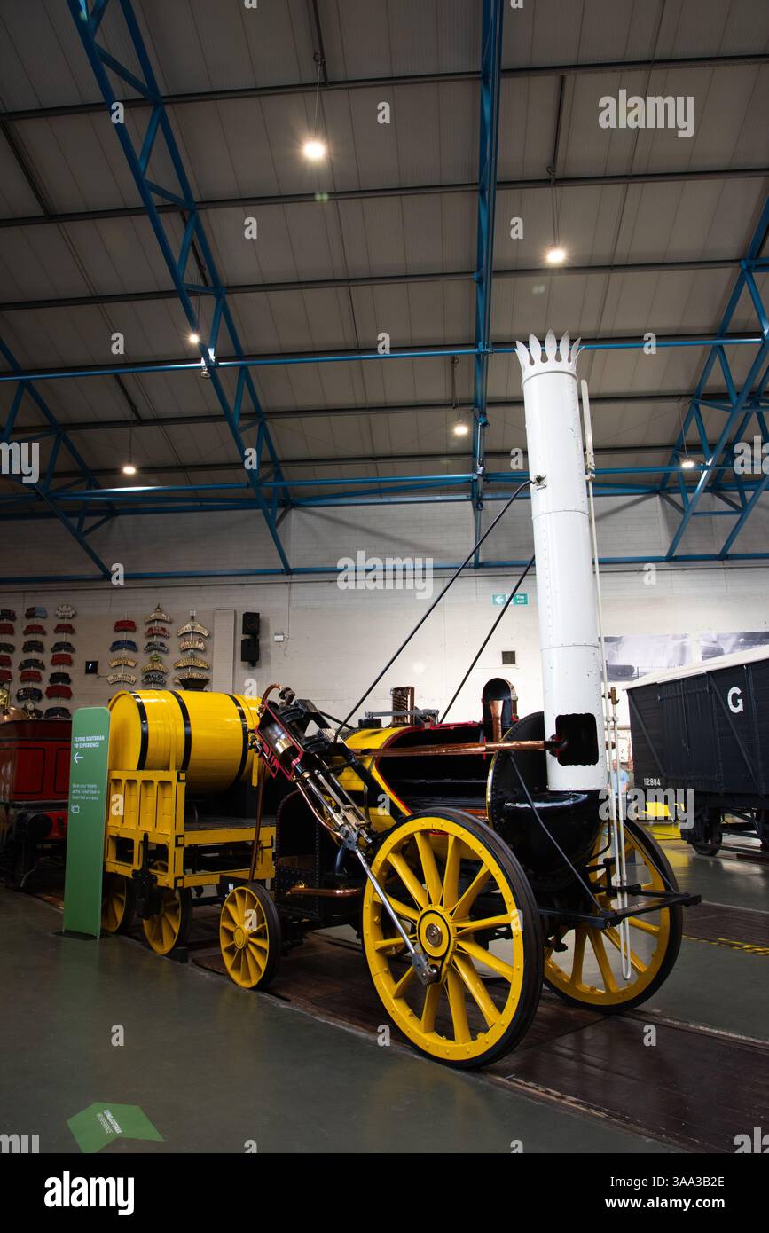 Réplique de la locomotive Robert Stephensons 'Rocket' du Liverpool and Manchester Railway, National Railway Museum, York, Angleterre. Banque D'Images