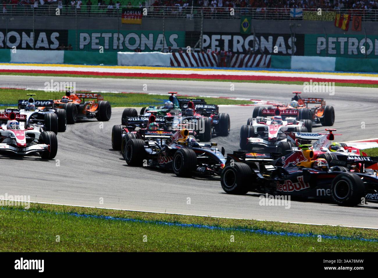 Avril 08, 2007 - Sepang, Kuala Lumpur, Malaisie - le début de la course. Championnat du monde de formule 1, route 2, Grand Prix de Malaisie, course, Sepang, Malaisie, dimanche 8 avril 2007. (Crédit image : © Sutton Motorsports/ZUMA Press) RESTRICTIONS : DROITS en Amérique du Nord et du Sud SEULEMENT ! Banque D'Images