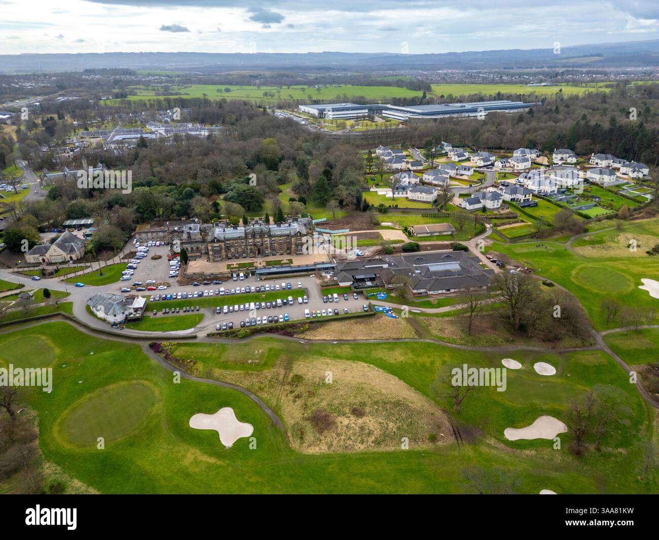 Vue aérienne du parcours de golf de Marr Hall Golf & Spa Resort à côté de River Clyde à Bishopton, Écosse, Royaume-Uni Banque D'Images