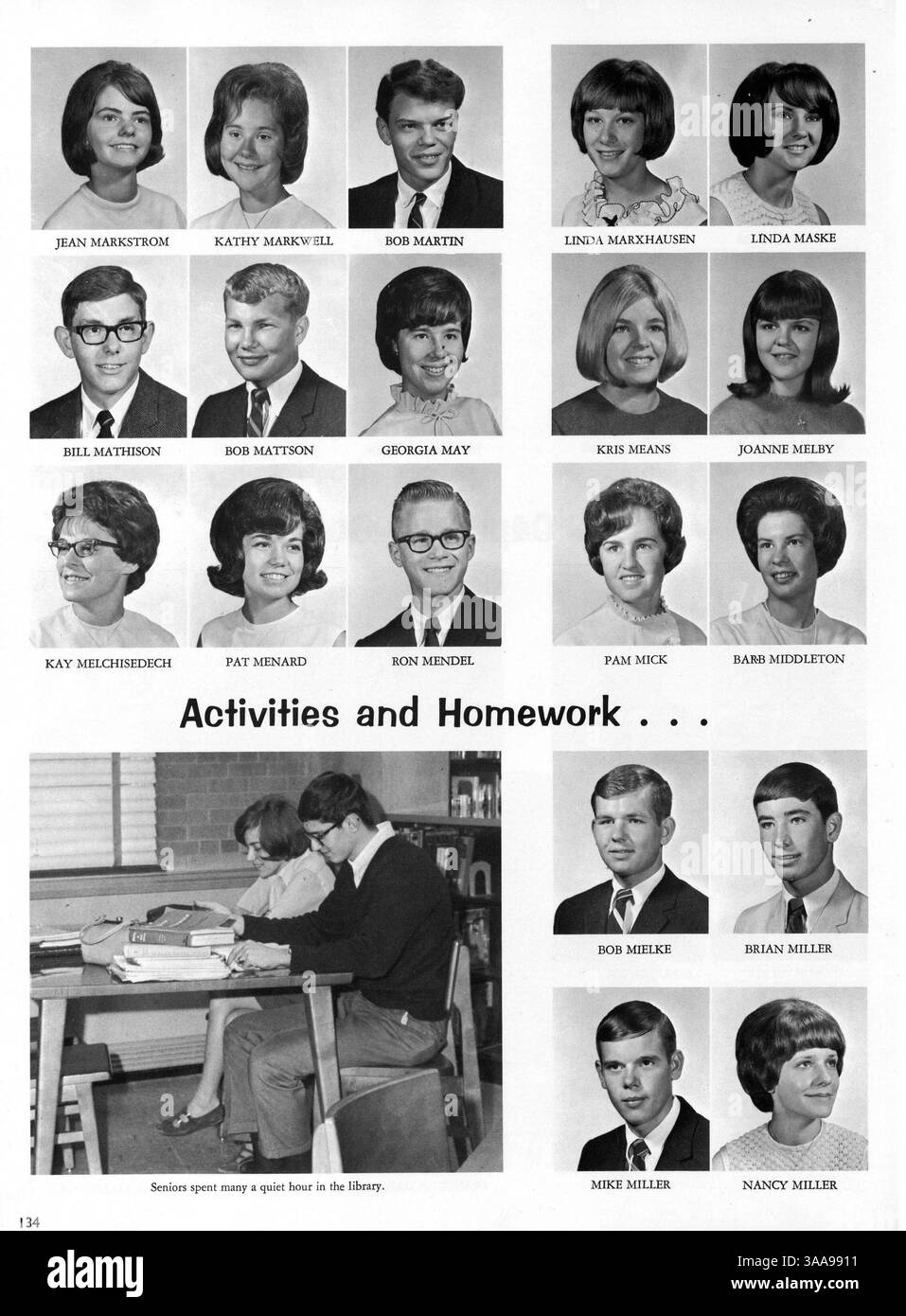 Le Kennedy High Yearbook 1966 présente les profils des élèves et des enseignants, les événements sportifs, les clubs scolaires et les événements clés de l'année scolaire 1965-1966/09. Banque D'Images