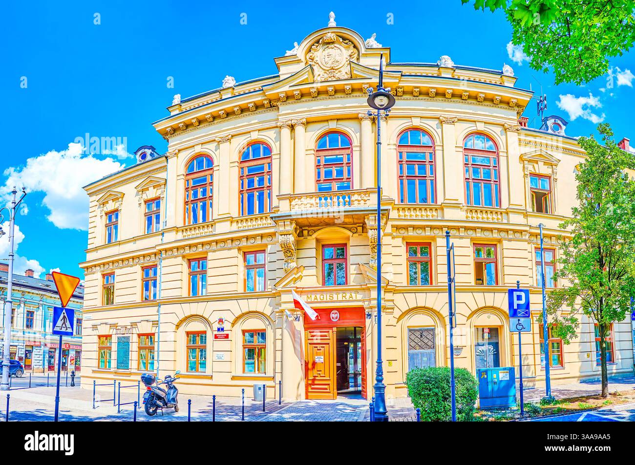 Cracovie, Pologne - 21 juin 2018 : La municipalité de Podgorze historique édifice district avec façade magnifiquement décoré, le 21 juin à Cracovie. Banque D'Images