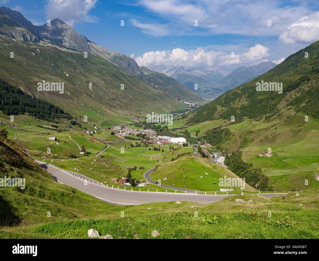 Realp est un petit village charmant situé dans le canton d'Uri, situé à l'extrémité ouest du célèbre col de Furka Banque D'Images