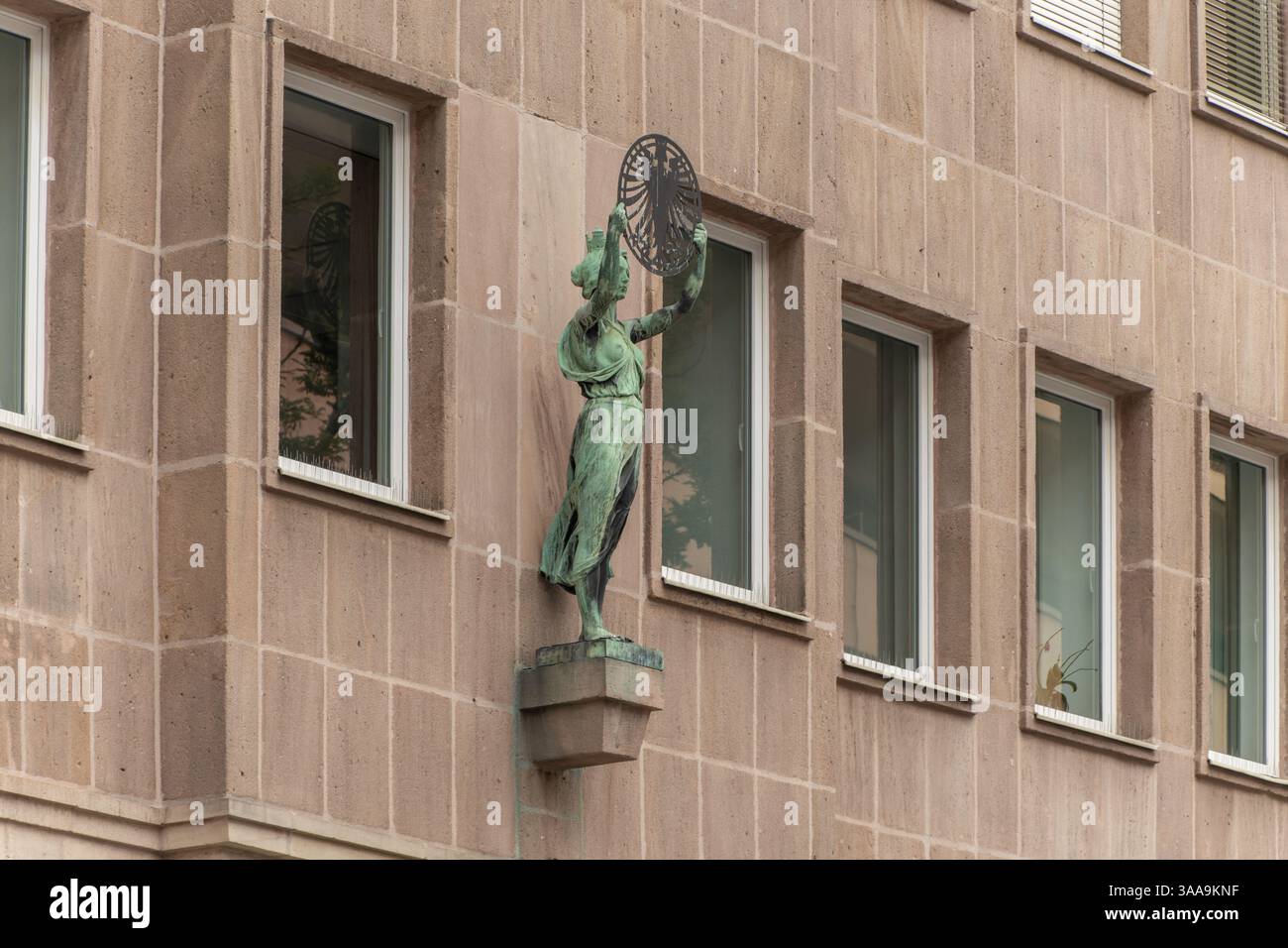 Nuremberg. Allemagne. Façade figures Noris et Fortuna Banque D'Images