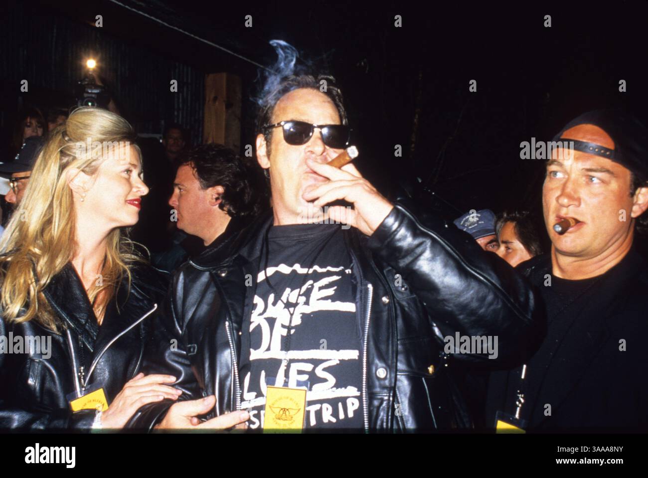 22 avril 1994 ; Los Angeles, CA, États-Unis ; JAMES BELUSHI à la House of blues avec Donna Dixon et Dan Akroyd. Banque D'Images