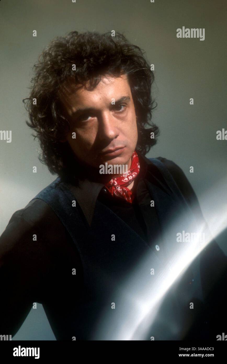 09 janv. 2005 ; Paris, FRANCE ; chanteur MICHEL SARDOU (photo des années 1970). Banque D'Images