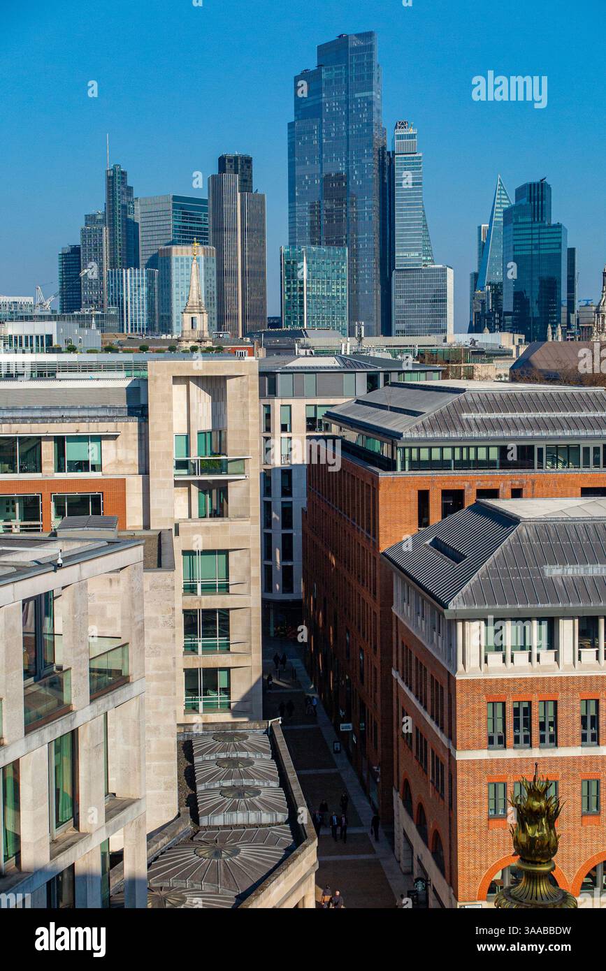 Paternoster Square et les gratte-ciel de la Cité de Londres Banque D'Images