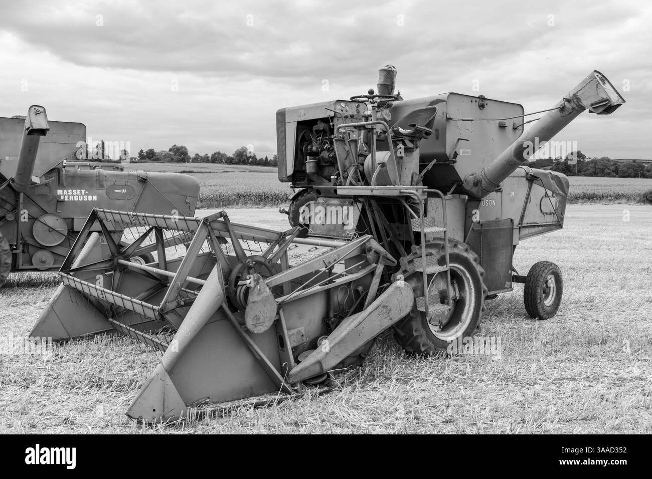 Haselbury Plucknet.Somerset.Royaume-Uni. 17 août 2024.Une moissonneuse-batteuse Massey Ferguson 31 est présentée lors d'un événement agricole de Yesterdays Banque D'Images