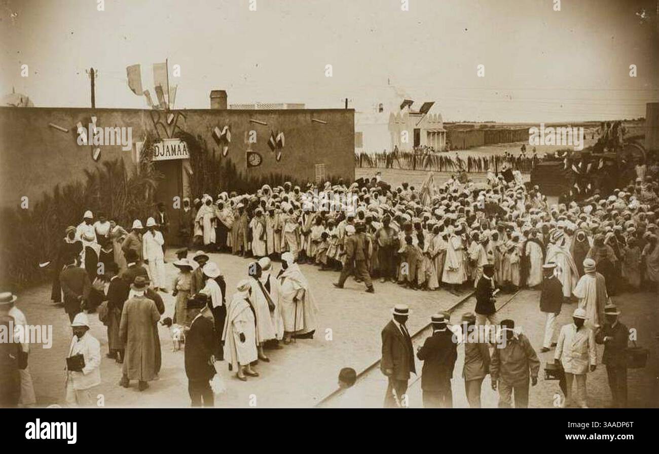 Inauguration de la ligne Biskra a Touggourt, Gare de Djamaa (recadrée). Banque D'Images