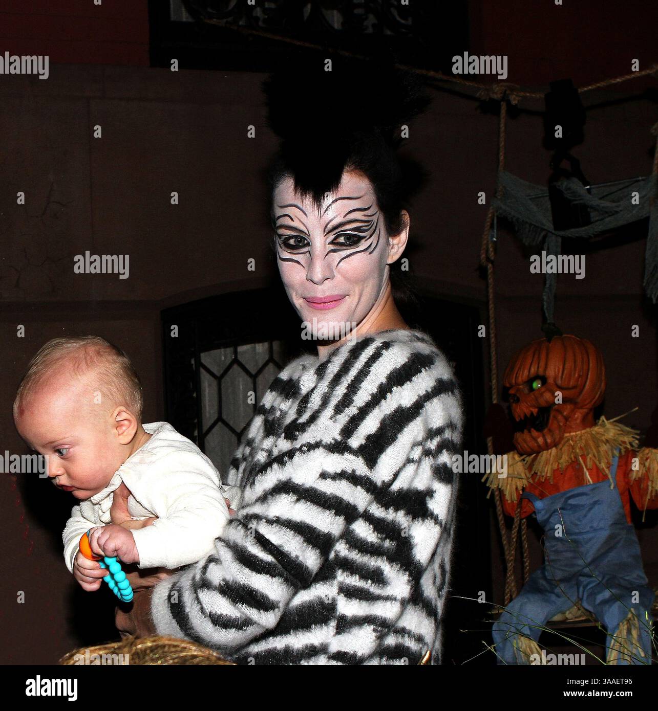 31 octobre 2015 - New York City, NY, États-Unis - L'actrice Liv Tyler et son fils Sailor Gardner s'aventurent iout à Halloween dans le West Village le 31 2015 octobre à New York (crédit image : © Nancy Rivera/Ace Pictures via ZUMA Press) Banque D'Images