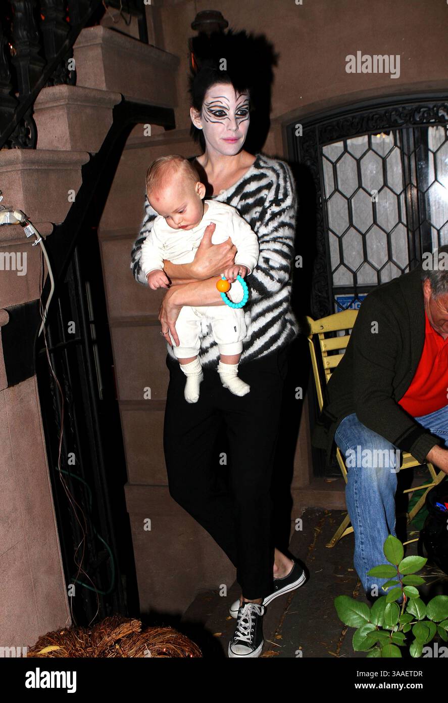 31 octobre 2015 - New York City, NY, États-Unis - L'actrice Liv Tyler et son fils Sailor Gardner s'aventurent iout à Halloween dans le West Village le 31 2015 octobre à New York (crédit image : © Nancy Rivera/Ace Pictures via ZUMA Press) Banque D'Images
