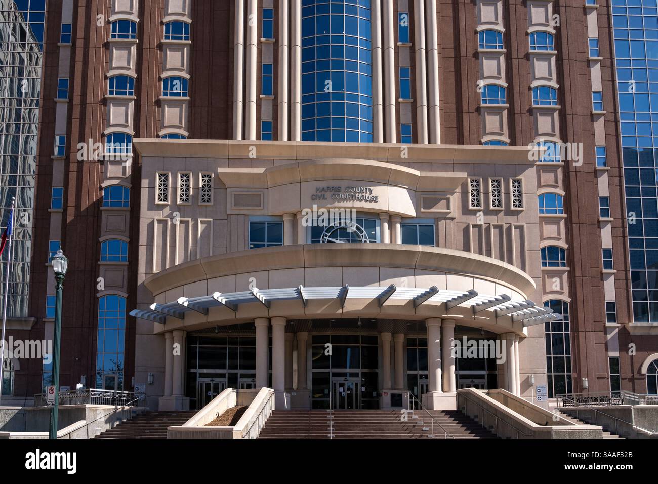 Houston, Texas, États-Unis - 27 février 2022 : Harris County civil Courthouse à Houston, Texas, États-Unis. Banque D'Images