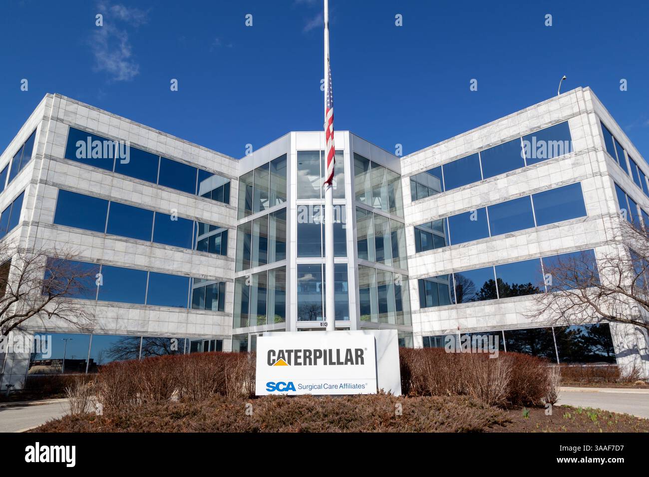 Deerfield, Illinois, États-Unis - 27 mars 2022 : siège social mondial de Caterpillar à Deerfield, Illinois, États-Unis. Banque D'Images