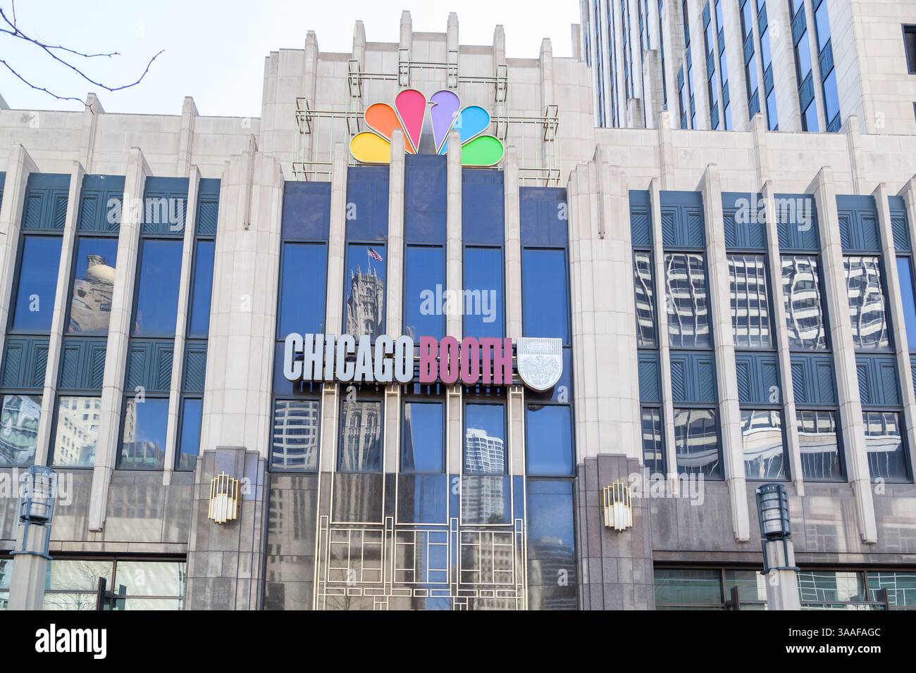 Chicago, Illinois, États-Unis - 28 mars 2022 : le bâtiment de l'école Chicago Booth est vu. Banque D'Images