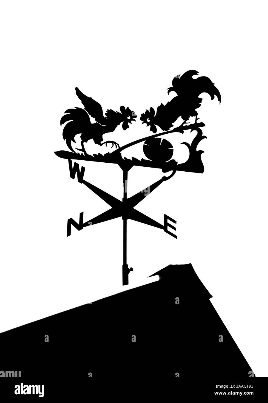 Weathercock comme deux coqs découpés dans de la tôle à la crête du toit Banque D'Images